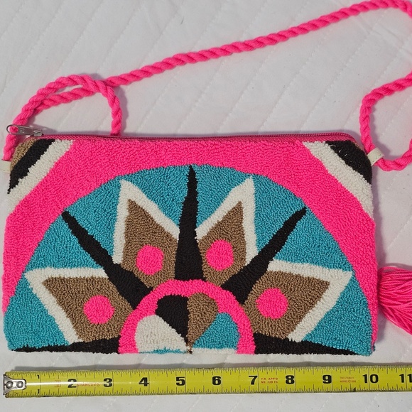 NWOT - Hand-Made Colombian Mochila - Picture 1 of 6
